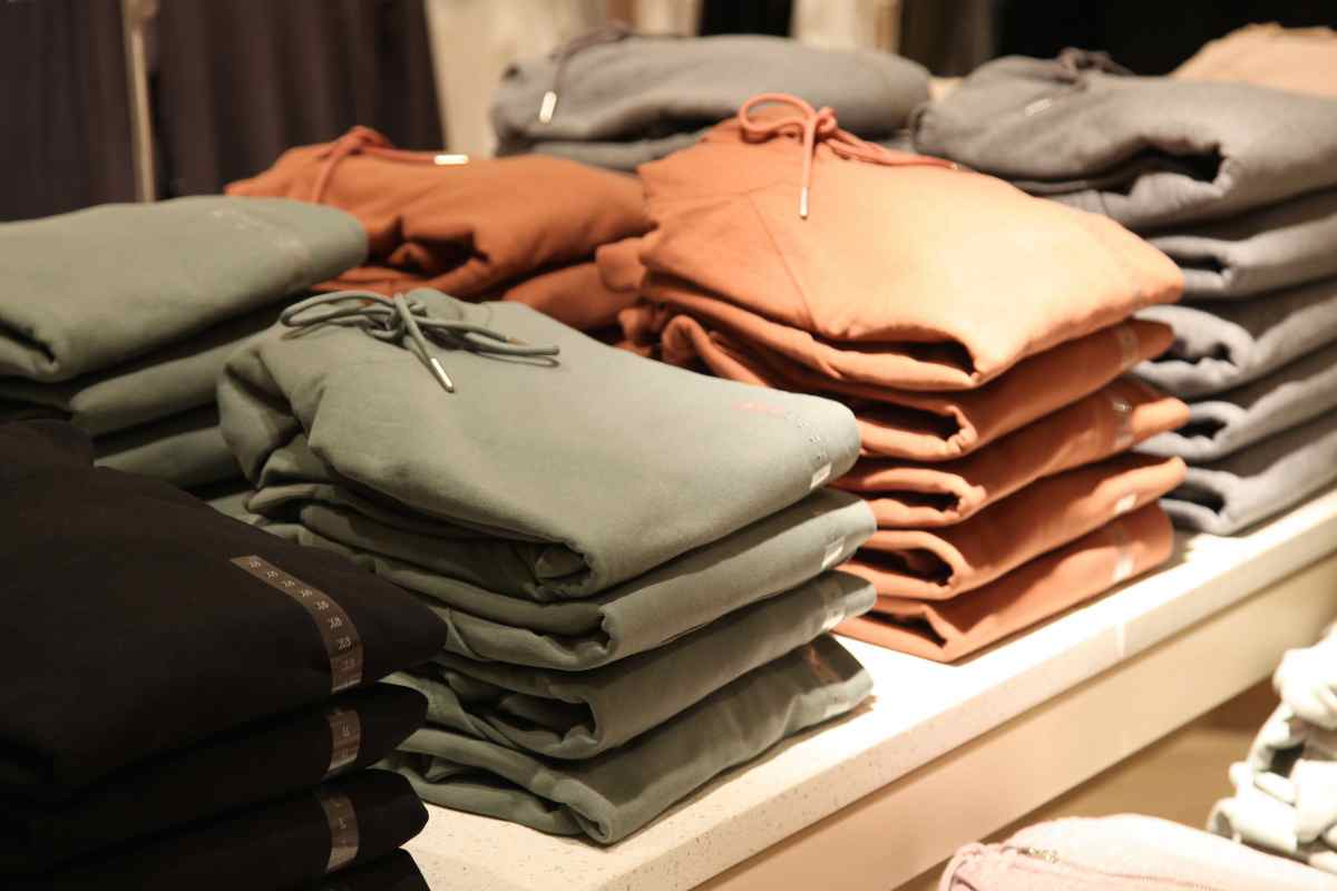 Non appenderle! Il metodo giapponese per far durare le tue felpe