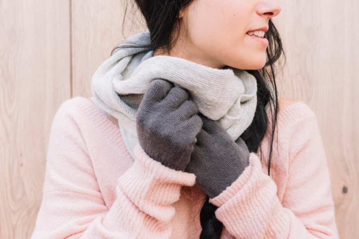 indossare la sciarpa