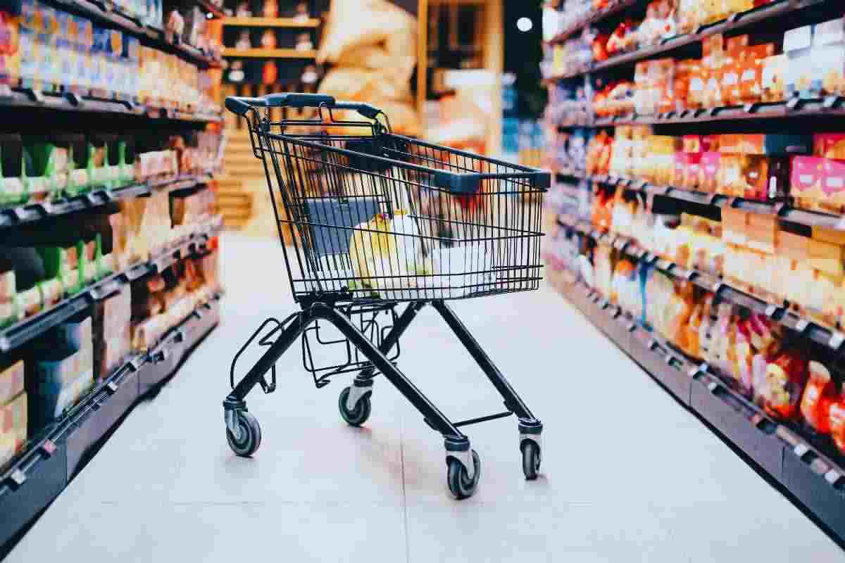 in questi supermercati paghi tutto al 50%