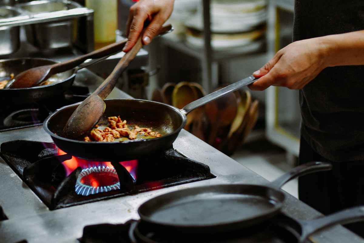 Basta errori in cucina: quali sono le uniche padelle
