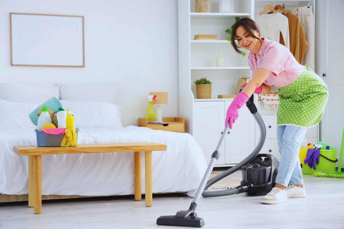 Non importa quanto lavi, c’è un motivo se i tuoi pavimenti non brillano mai