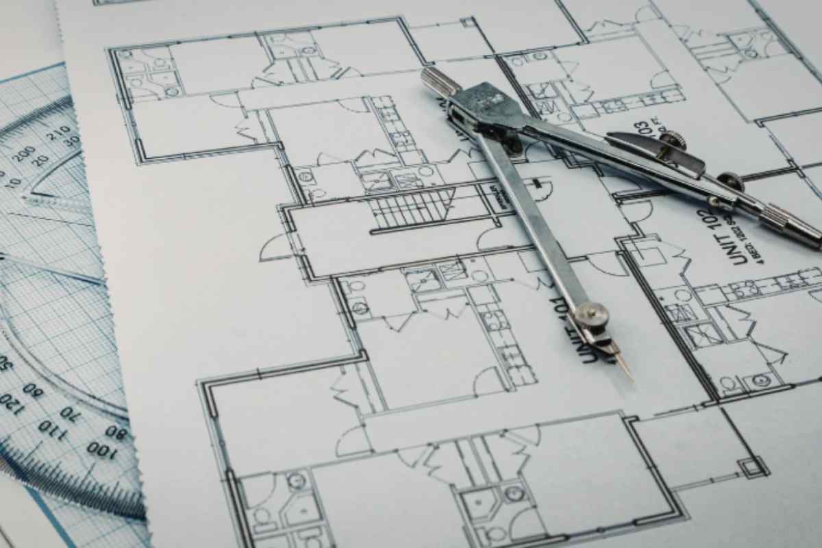 Il risultato di queste scelte è la trasformazione del corridoio da spazio di transito spesso trascurato a vera e propria area funzionale e di design.