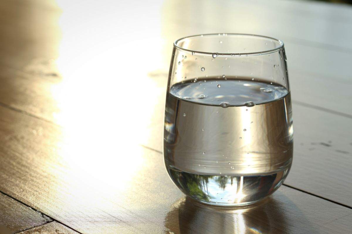 bicchiere acqua tecnica cucina