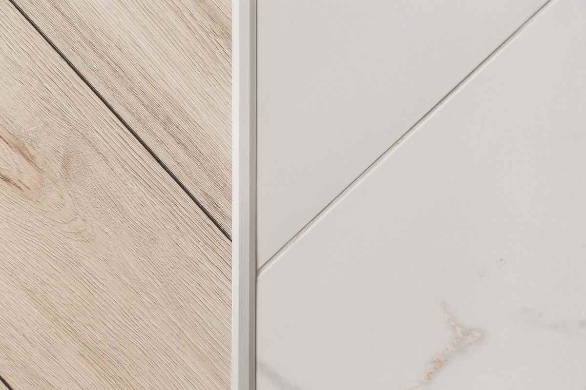 strofina una candela sulle fughe