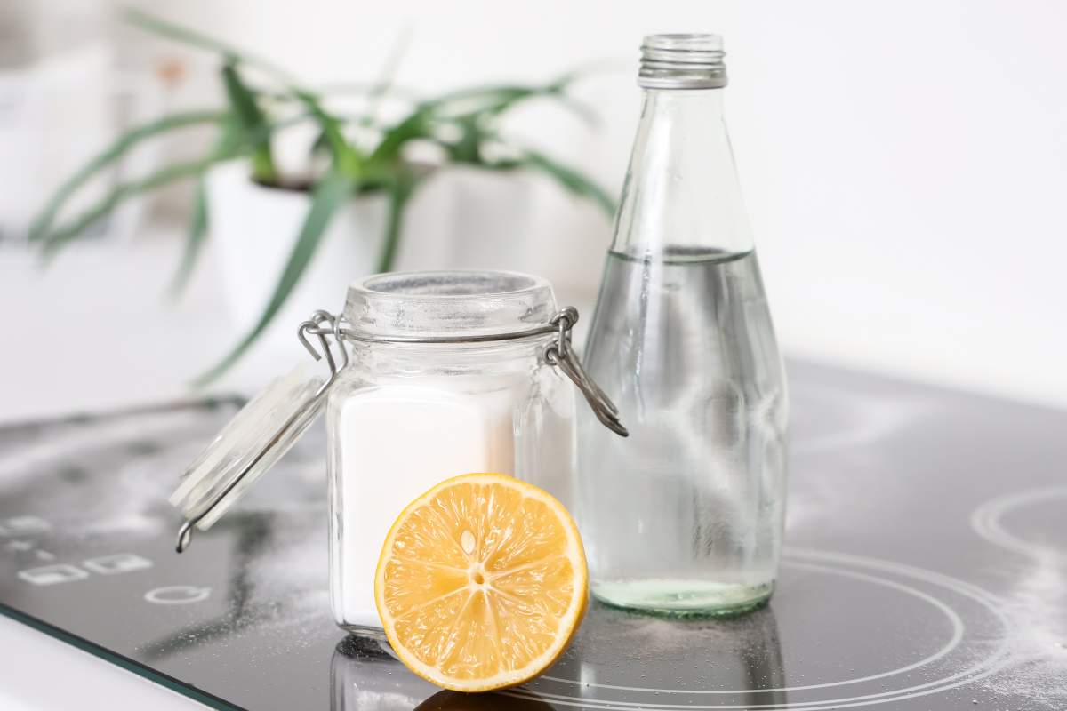 limone aceto bicarbonato