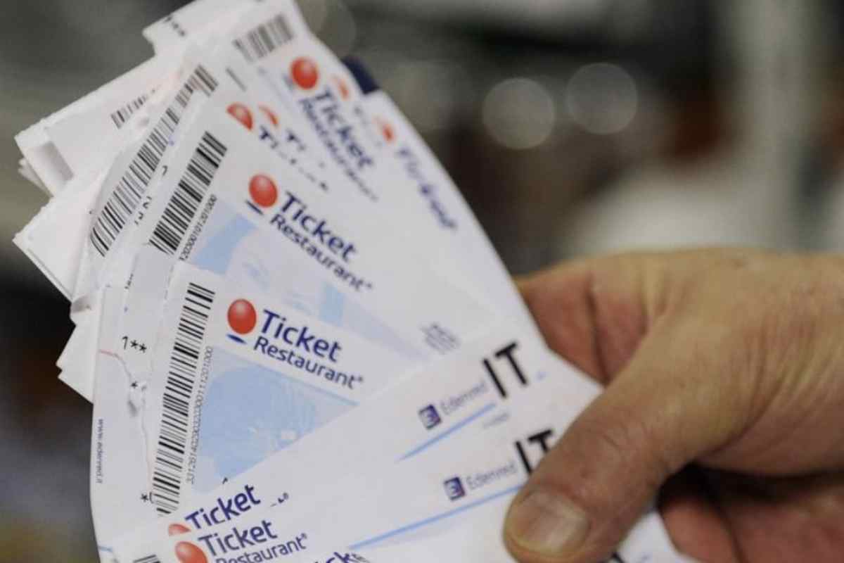 Con la decisione n. 5477 dell’11 marzo 2026, la Corte di Cassazione interviene sul nodo della mensa e dei buoni pasto negli enti locali,