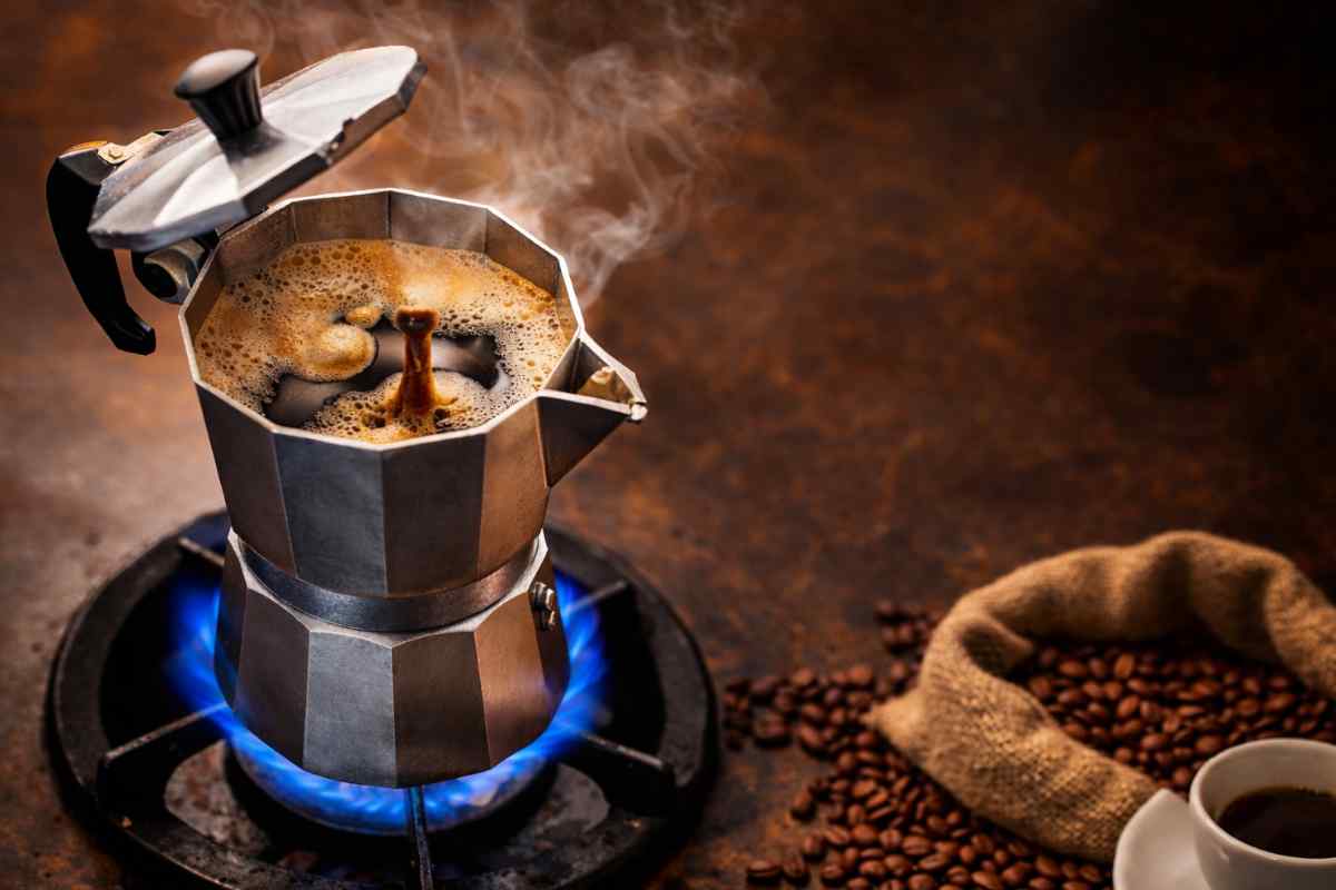 Moka, il vecchio trucco "del 15" per ottenere un caffè cremoso