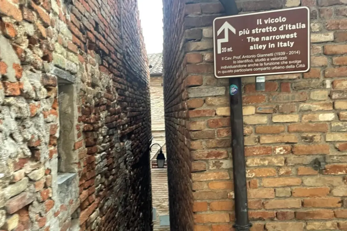 Il vicolo pi stretto d Italia