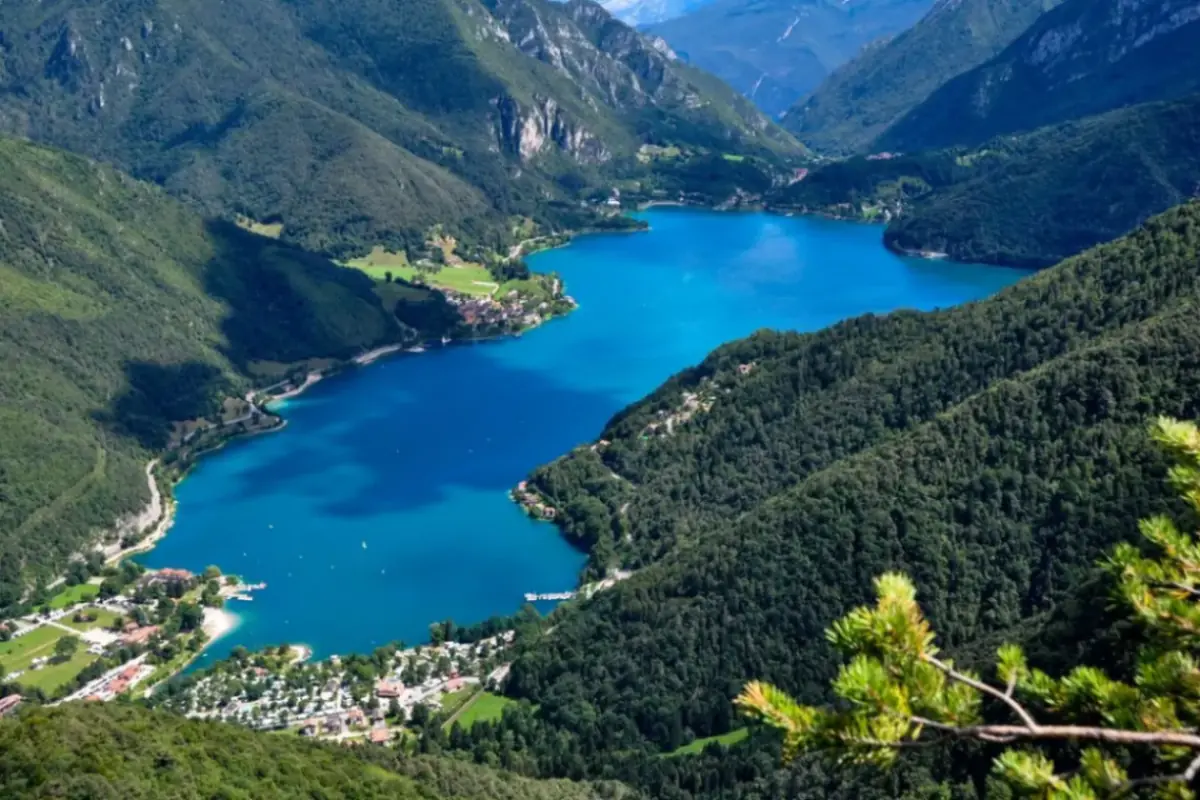 Lago di Ledro il gioiello verde del Trentino