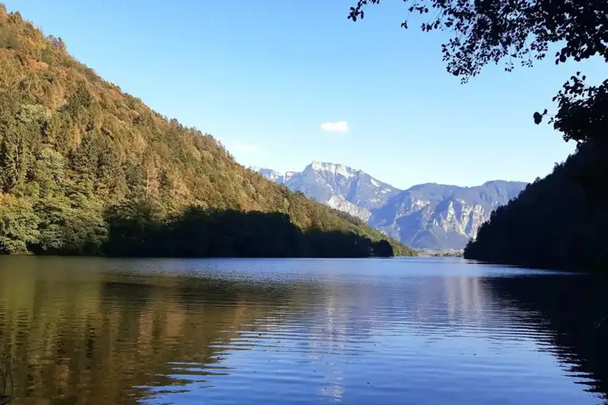 Lago di Levico il lago turchese del Trentino