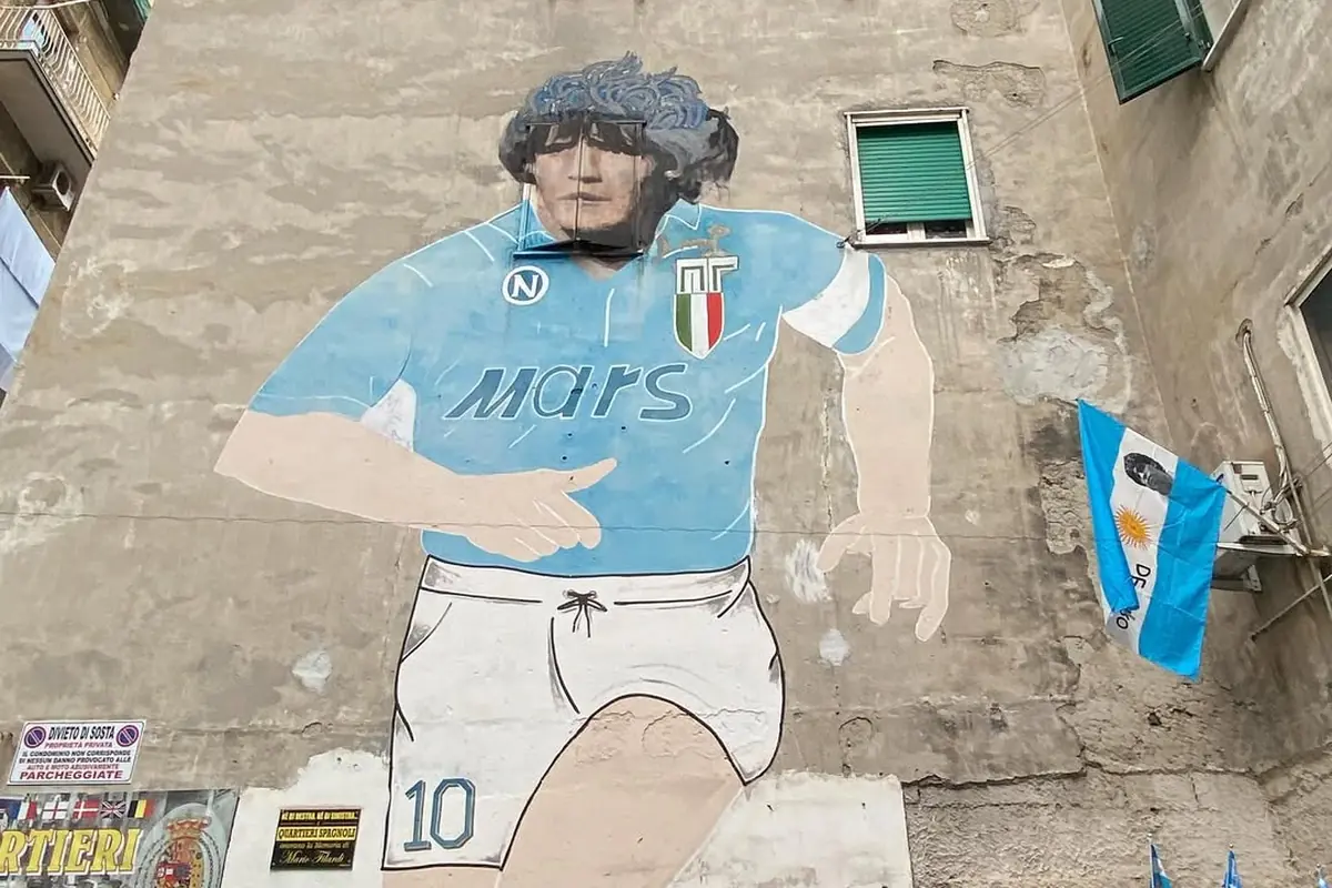 Napoli e Maradona viaggio nei luoghi dove il mito ancora vivo